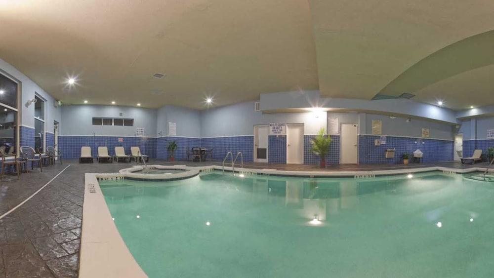 Holiday Inn Hotel & Suites Beaufort At Highway 21 By Ihg Eksteriør billede